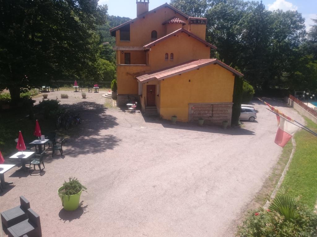 Hotel Le Mas Fleuri Vernet-les-Bains Exterior foto