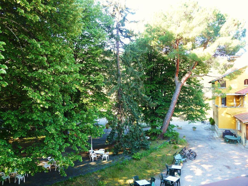 Hotel Le Mas Fleuri Vernet-les-Bains Quarto foto